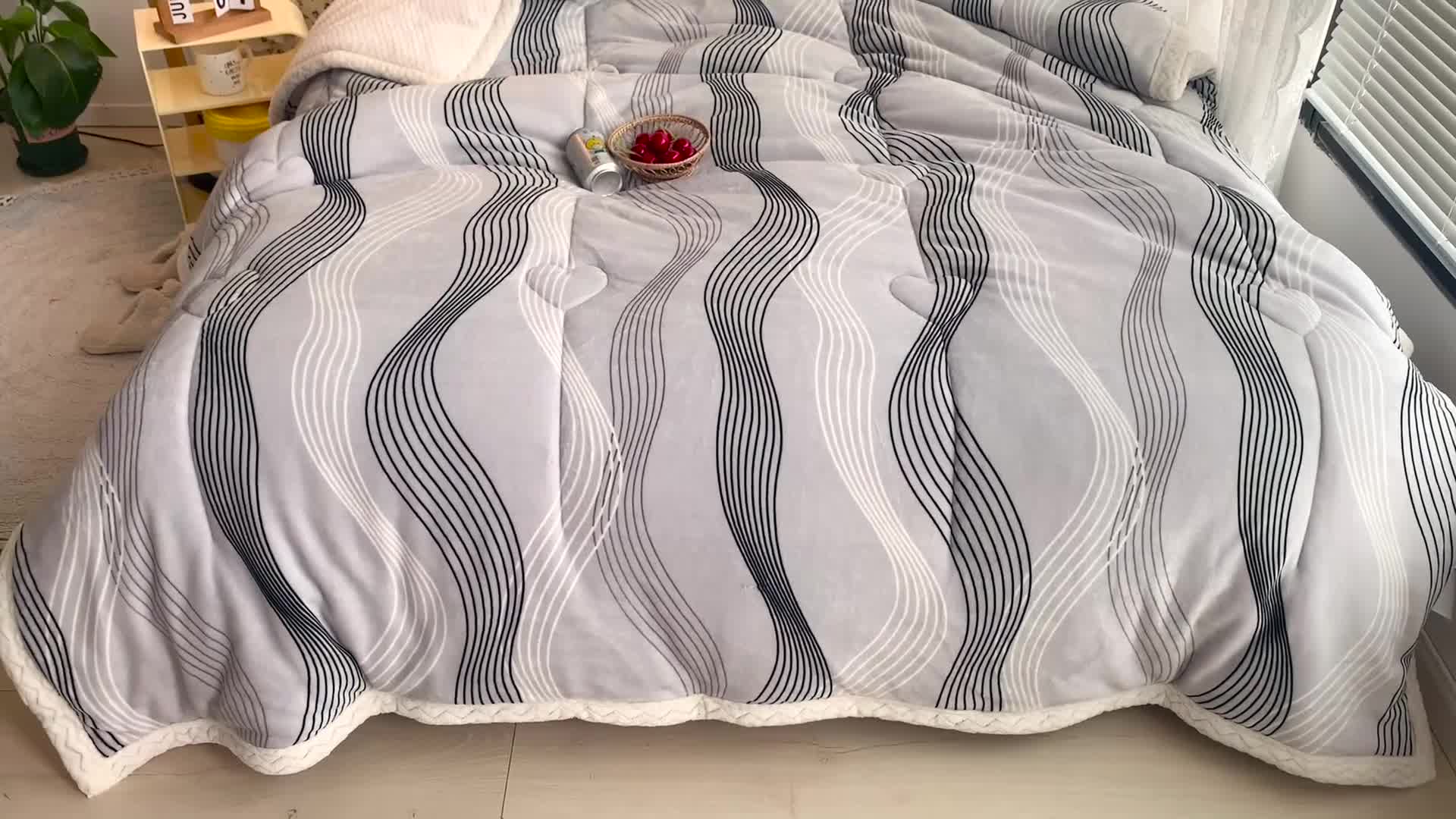 91家纺网 家纺一手货源 找家纺 慕尚家纺2022新款牛奶绒贝贝绒三层加厚毛毯加厚毯-简约