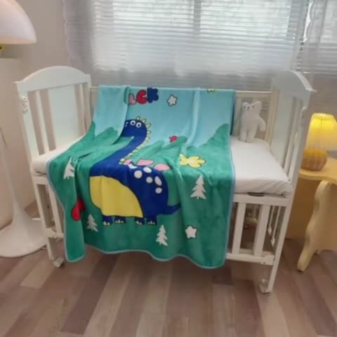 91家纺网 家纺一手货源 找家纺 卡奥家纺 2021新款大版卡通毛毯儿童抱被盖毯 恐龙与汽车