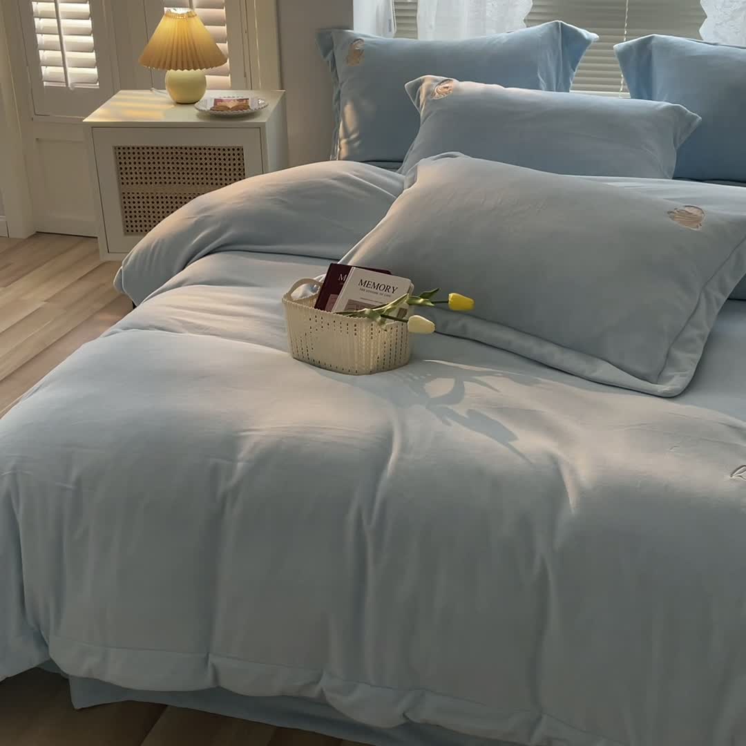 91家纺网 家纺一手货源 找家纺 榻尚家居 2021新款清新柔暖绒四件套茱莉系列 茱莉浅兰