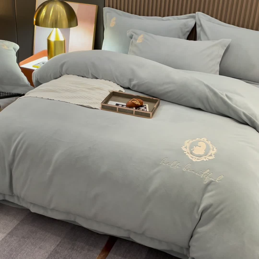 91家纺网 家纺一手货源 找家纺 榻尚家居 2021新款柔暖绒四件套茱莉系列 茱莉灰