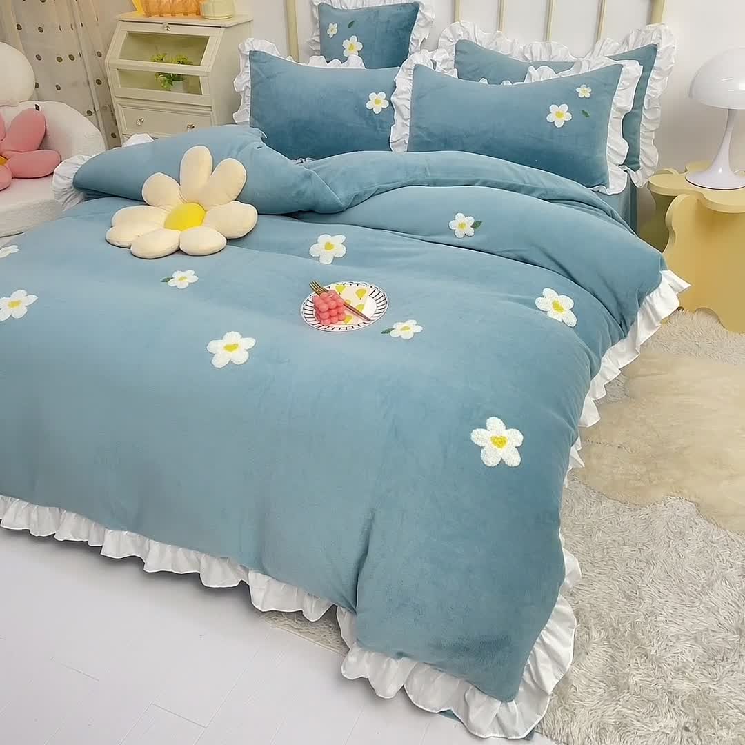 91家纺网 家纺一手货源 找家纺 2021 梦之岛 新款牛奶绒毛巾绣四件套 小雏菊-蓝