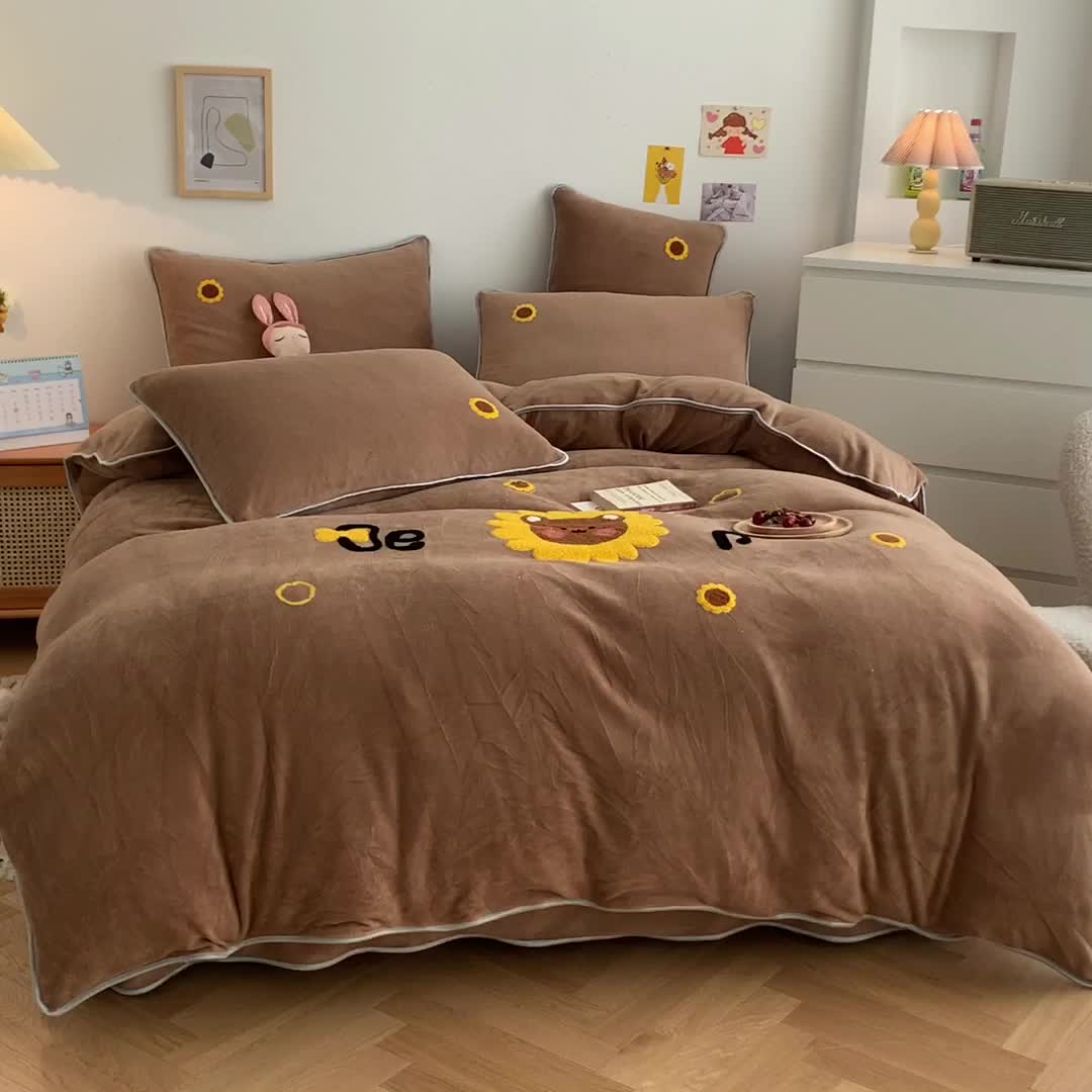 91家纺网 家纺一手货源 找家纺 绒兔兔 2021秋冬牛奶绒毛巾绣韩版床裙床单四件套 向日葵-浅咖