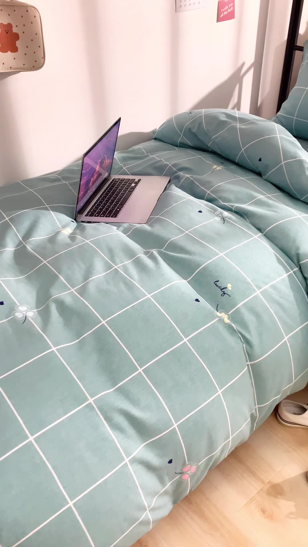 91家纺网 家纺一手货源 找家纺 鑫宇 2022新款棉加绒学生三件套 浮华之城-绿