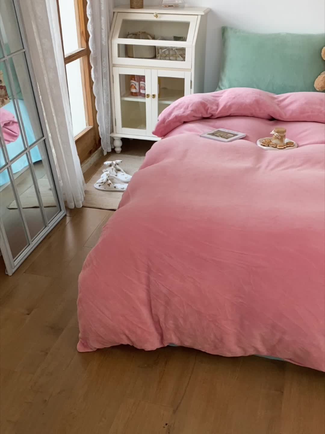 91家纺网 家纺一手货源 找家纺 星期八 2021新款马卡龙牛奶绒四件套 粉-蓝