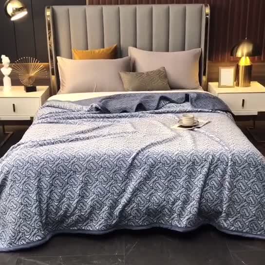 91家纺网 家纺一手货源 找家纺 卡奥AB版加厚复合云毯法莱绒毛毯空调休闲毯沙发盖毯 蓝迷