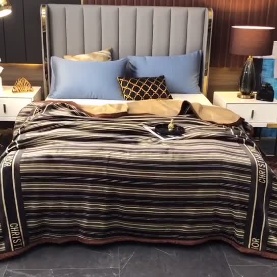 91家纺网 家纺一手货源 找家纺 卡奥AB版加厚复合云毯法莱绒毛毯空调休闲毯沙发盖毯莫可