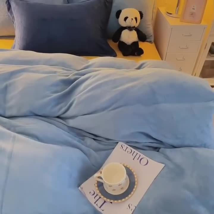 91家纺网 家纺一手货源 找家纺 优彩 2021新款高克重纯色混搭牛奶绒四件套 雾霾蓝