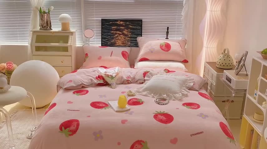 91家纺网 家纺一手货源 找家纺 顾里2021新款ins韩国高端保暖牛奶绒四件套 花花草莓