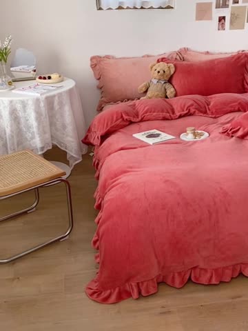 91家纺网 家纺一手货源 找家纺 六巷胡同 2021新款牛奶绒ins混搭花边款四件套 砖红橘粉