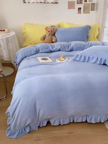 91家纺网 家纺一手货源 找家纺 六巷胡同 2021新款牛奶绒ins混搭花边款四件套 雾蓝奶黄