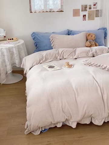 91家纺网 家纺一手货源 找家纺 六巷胡同 2021新款牛奶绒ins混搭花边款四件套 浅灰雾蓝