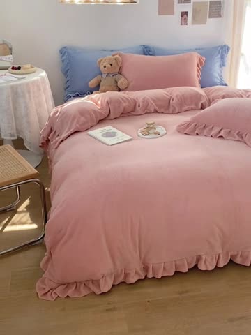 91家纺网 家纺一手货源 找家纺 六巷胡同 2021新款牛奶绒ins混搭花边款四件套 橘粉雾蓝