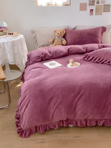 91家纺网 家纺一手货源 找家纺 六巷胡同 2021新款牛奶绒ins混搭花边款四件套 酒红浅灰