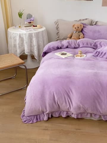 91家纺网 家纺一手货源 找家纺 六巷胡同 2021新款牛奶绒ins混搭花边款四件套 淡紫浅灰