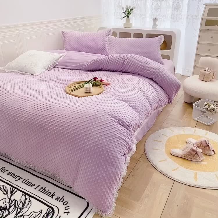 91家纺网 家纺一手货源 找家纺 玛奇朵 2021新款豆豆绒珍珠款四件套-梦露系列 梦露-丁香紫