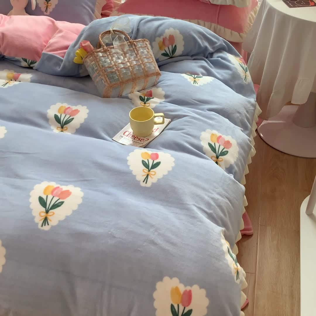 91家纺网 家纺一手货源 找家纺 眠帛 2021新款小清新花边款牛奶绒四件套 心朵