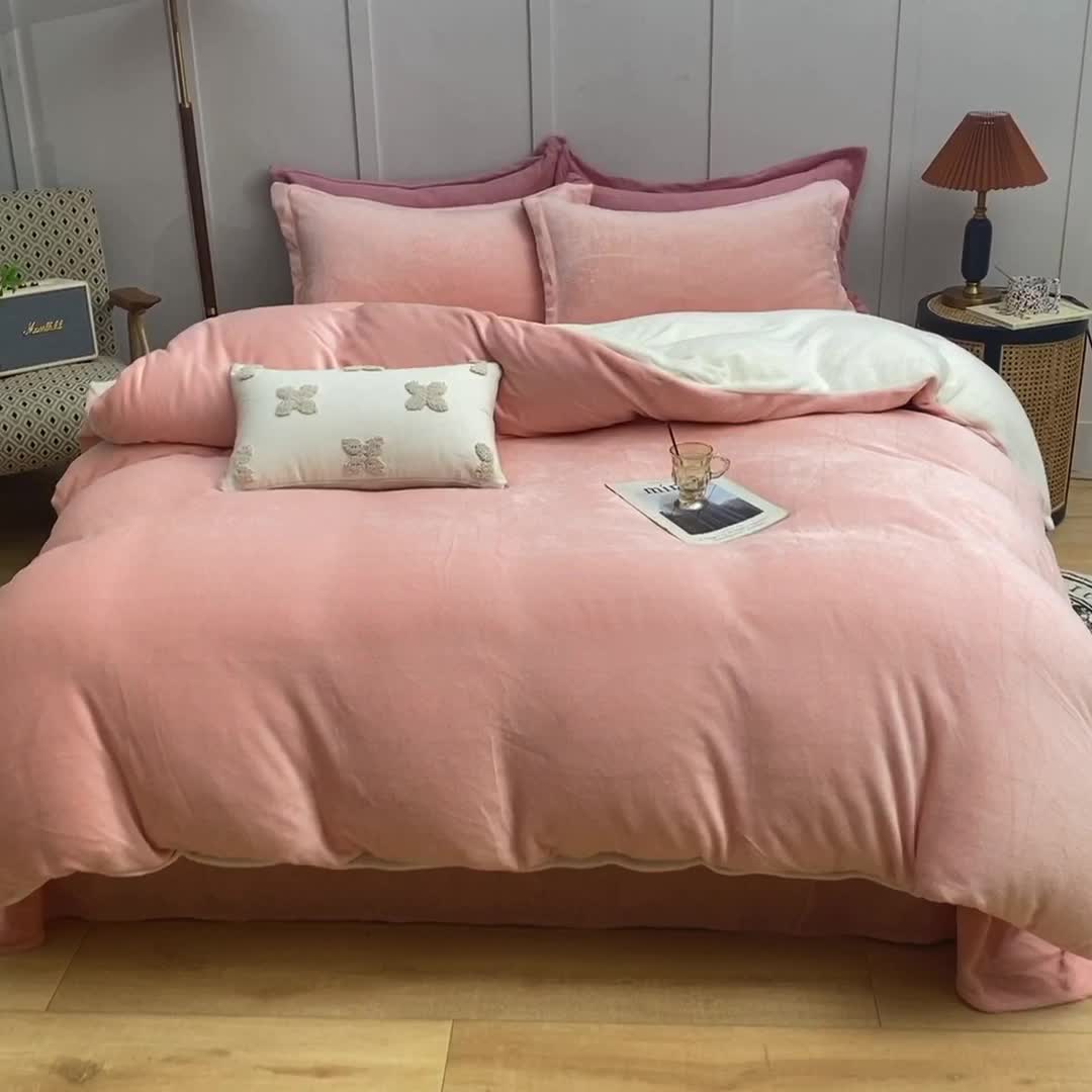 91家纺网 家纺一手货源 找家纺 艾米家居  2021新款纯色拼色牛奶绒系列四件套 玉色+白