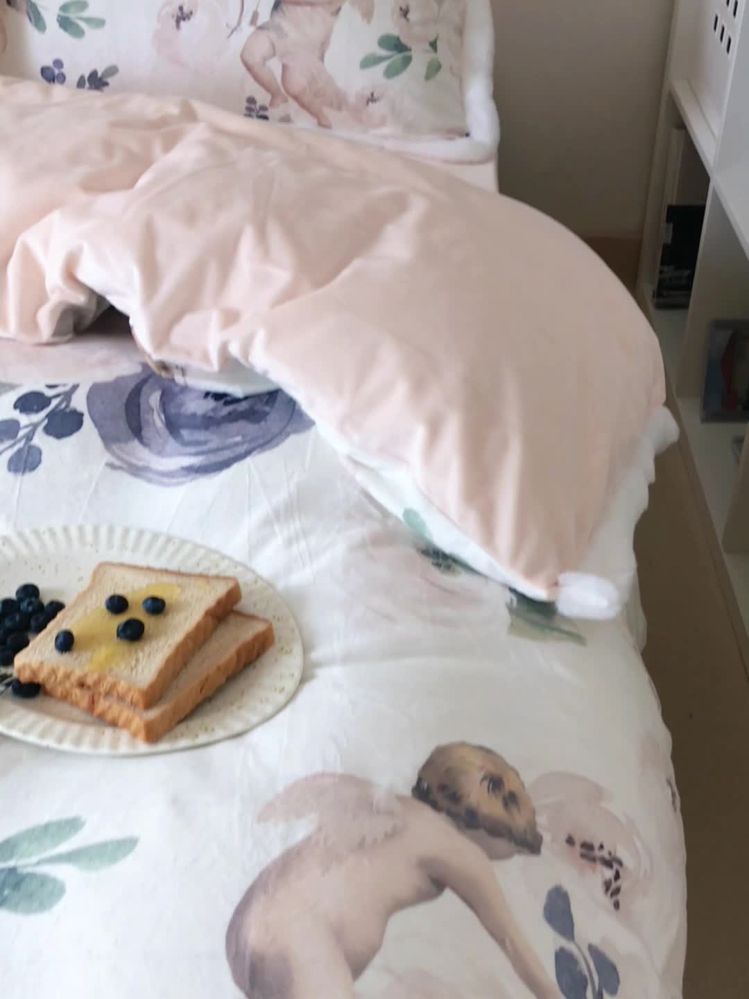 91家纺网 家纺一手货源 找家纺 圆岛家纺 新款冬季数码印花高档婴儿绒兔兔绒四件套 复古天使