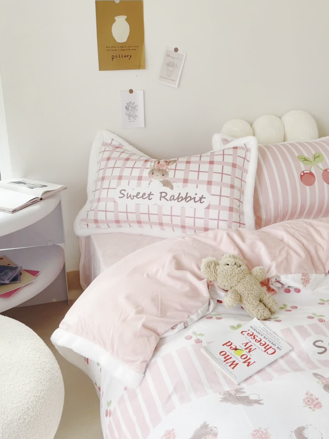 91家纺网 家纺一手货源 找家纺 圆岛家纺 新款冬季数码印花高档婴儿绒兔兔绒四件套 樱桃小兔