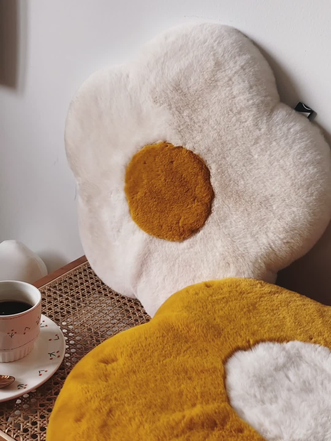 91家纺网 家纺一手货源 找家纺 总希诺2021新ins大兔绒花朵记忆棉坐垫北欧风民宿风可拆洗