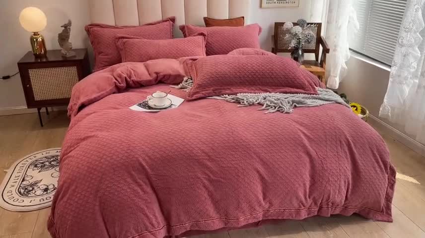 91家纺网 家纺一手货源 找家纺 金爱家2021新款荷叶边立体雕花绒暖绒四件套 金黄