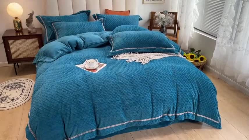 91家纺网 家纺一手货源 找家纺 金爱家2021新款荷叶边立体雕花绒暖绒四件套 蓝色