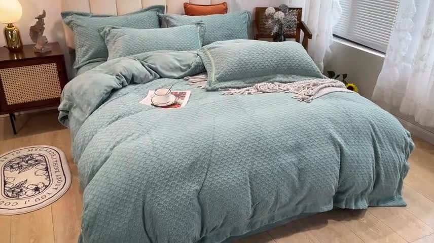 91家纺网 家纺一手货源 找家纺 金爱家2021新款荷叶边立体雕花绒暖绒四件套 绿色