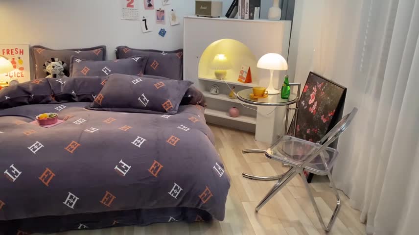 91家纺网 家纺一手货源 找家纺 金爱家 2021新款跑量款牛奶绒四件套 字母-灰