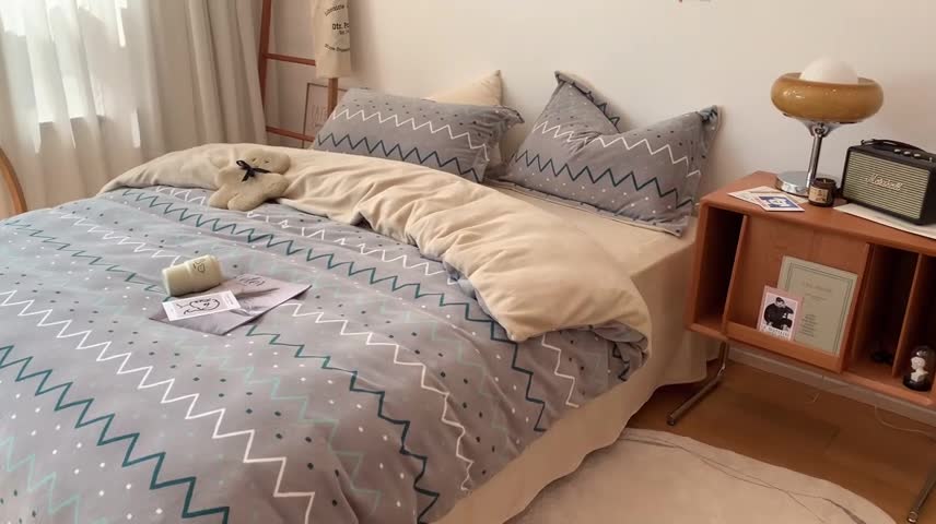 91家纺网 家纺一手货源 找家纺 时年家纺 2021新款牛奶绒印花系列四件套 维度