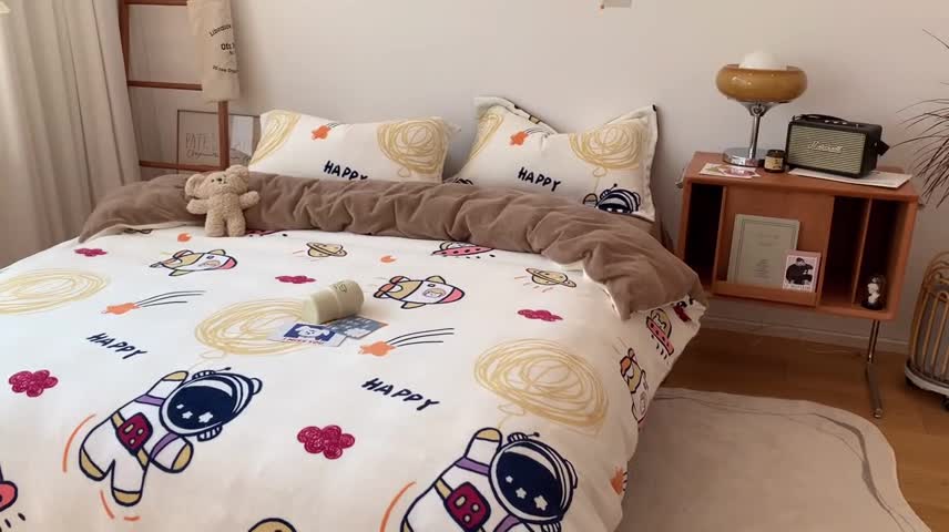 91家纺网 家纺一手货源 找家纺 时年家纺 2021新款牛奶绒印花系列四件套 快乐星球