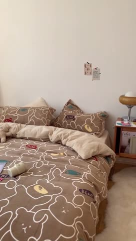 91家纺网 家纺一手货源 找家纺 时年家纺 2021新款牛奶绒印花系列四件套 玩具熊咖