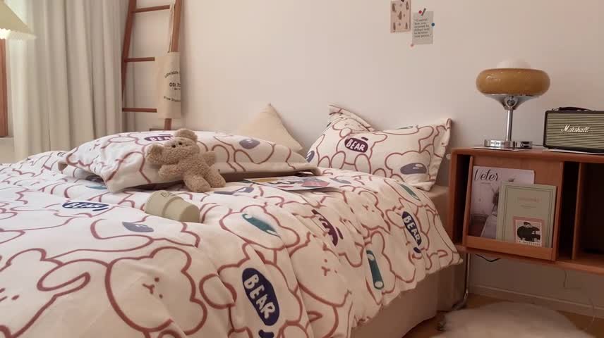 91家纺网 家纺一手货源 找家纺 时年家纺 2021新款牛奶绒印花系列四件套 玩具熊米