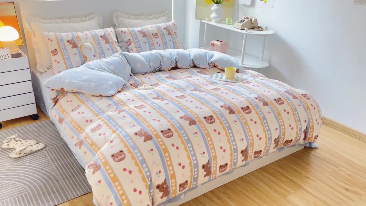 91家纺网 家纺一手货源 找家纺 安哆啦 2021新款220g牛奶绒简约款四件套 可爱熊