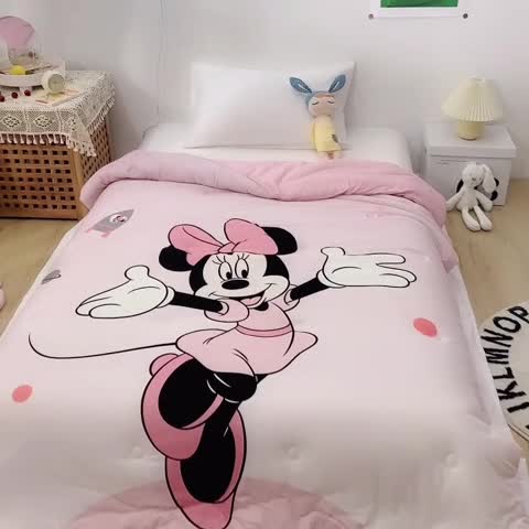 91家纺网 家纺一手货源 找家纺 小芽家居 迪士尼牛奶丝抗菌防螨被 米妮粉