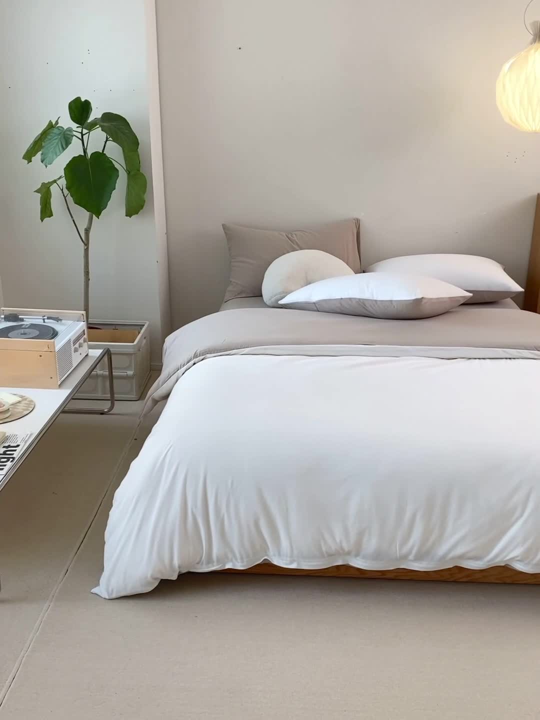 91家纺网 家纺一手货源 找家纺 华超针织 2021新款全棉天竺棉纯色双拼四件套 白色拼杏色