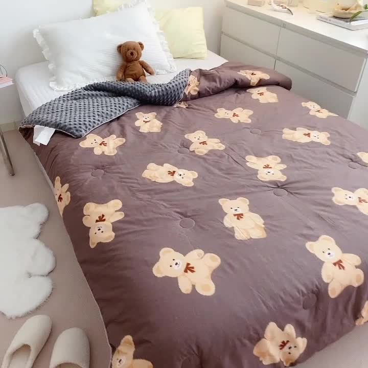 91家纺网 家纺一手货源 找家纺 星期八2021新款豆豆被冬被 咖啡熊