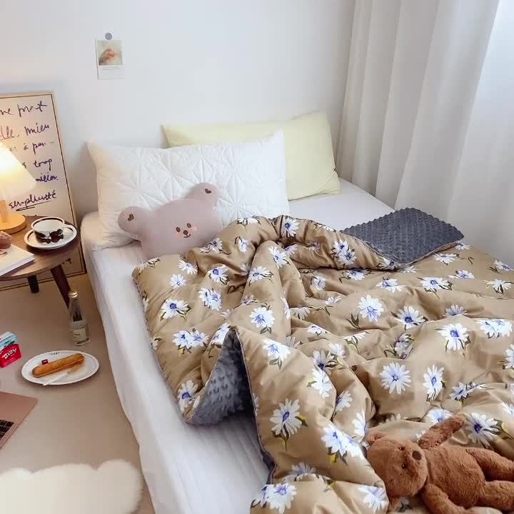 91家纺网 家纺一手货源 找家纺 星期八2021新款豆豆被冬被 咖色花