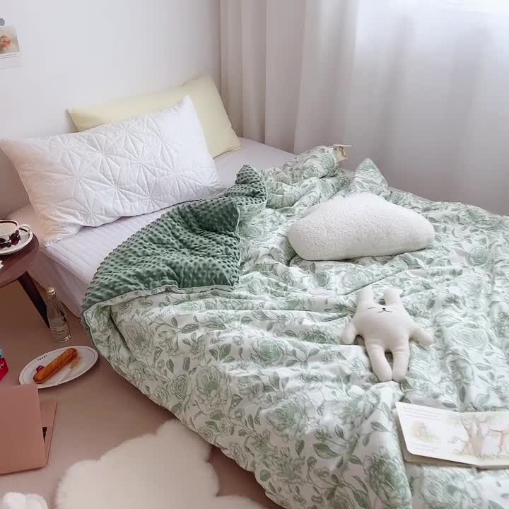91家纺网 家纺一手货源 找家纺 星期八2021新款豆豆被冬被 山茶花绿