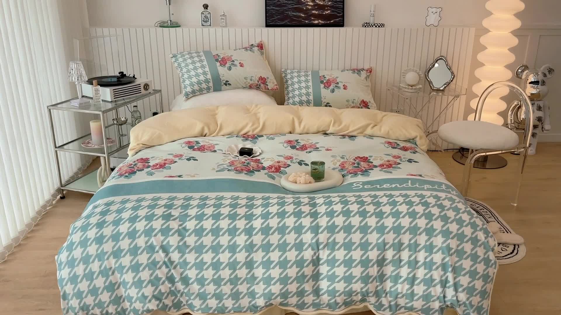 91家纺网 家纺一手货源 找家纺 昔可家纺 2021新款大版宝宝牛奶绒四件套 复古千鸟格花园