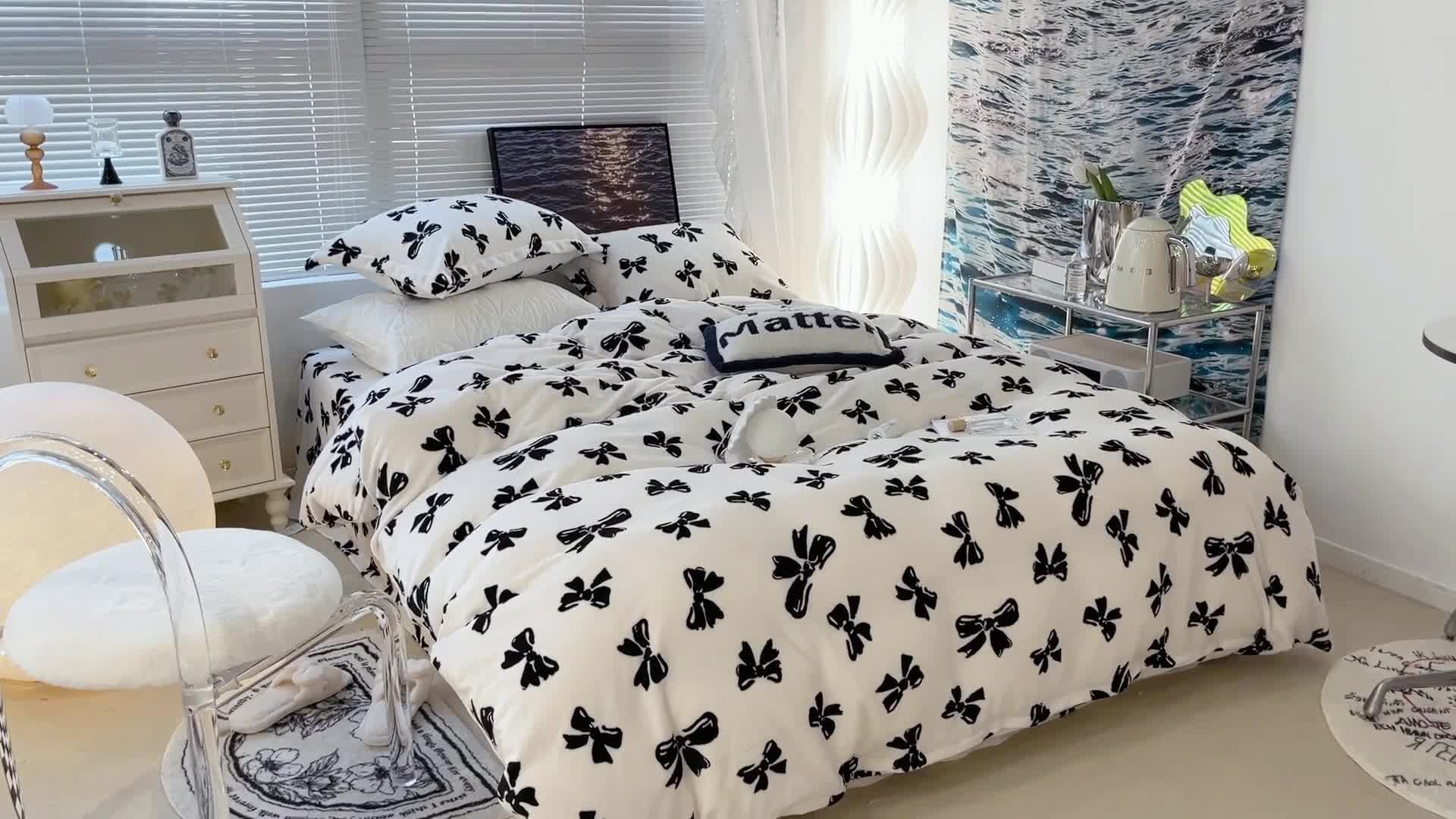 91家纺网 家纺一手货源 找家纺 昔可家纺 2021新款牛奶绒四件套-一批 赫本风黑蝴蝶结