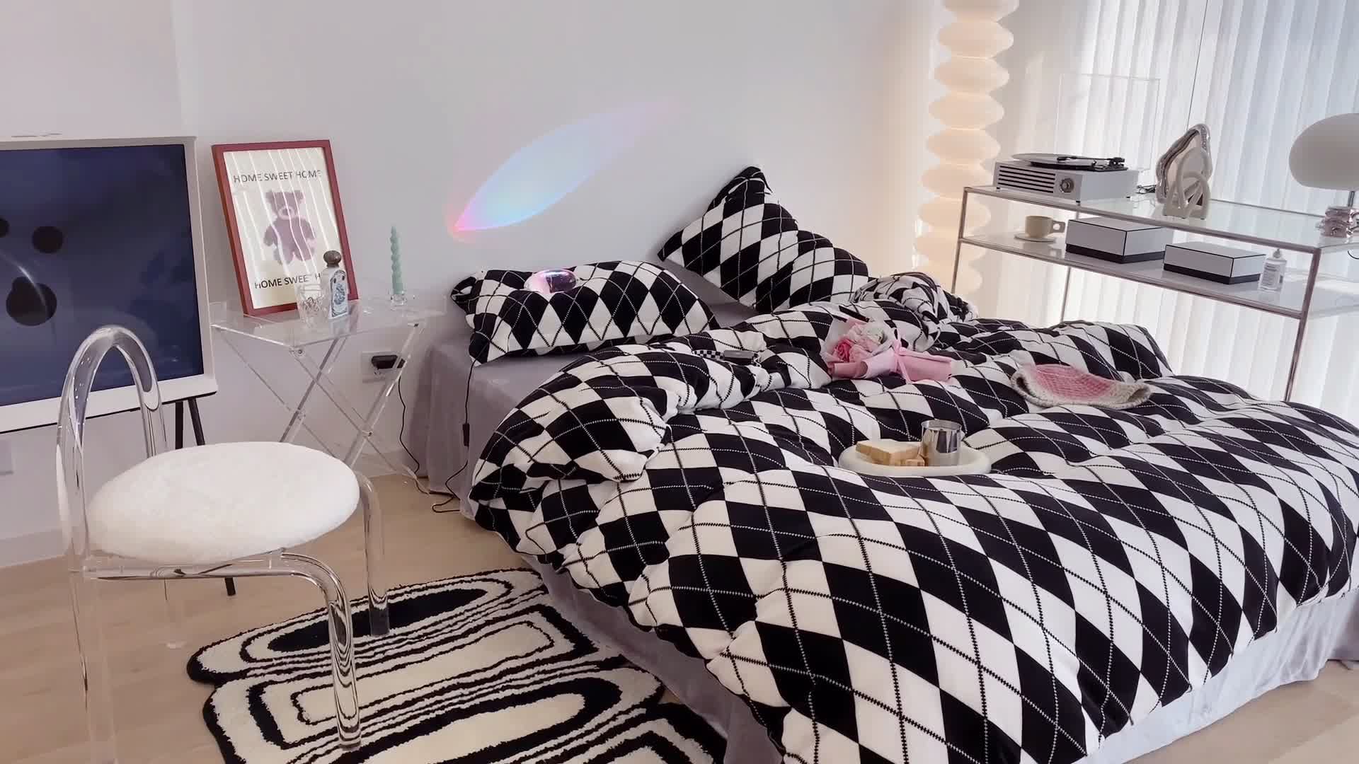 91家纺网 家纺一手货源 找家纺 昔可家纺 2021新款牛奶绒四件套-三批 菱格-黑灰