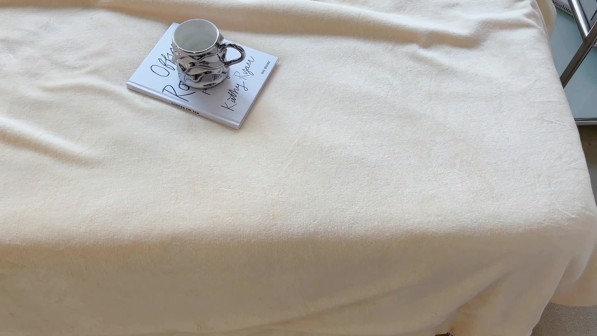 91家纺网 家纺一手货源 找家纺 昔可家纺 2021新款素色牛奶绒羊羔绒毛毯 芝士奶油黄