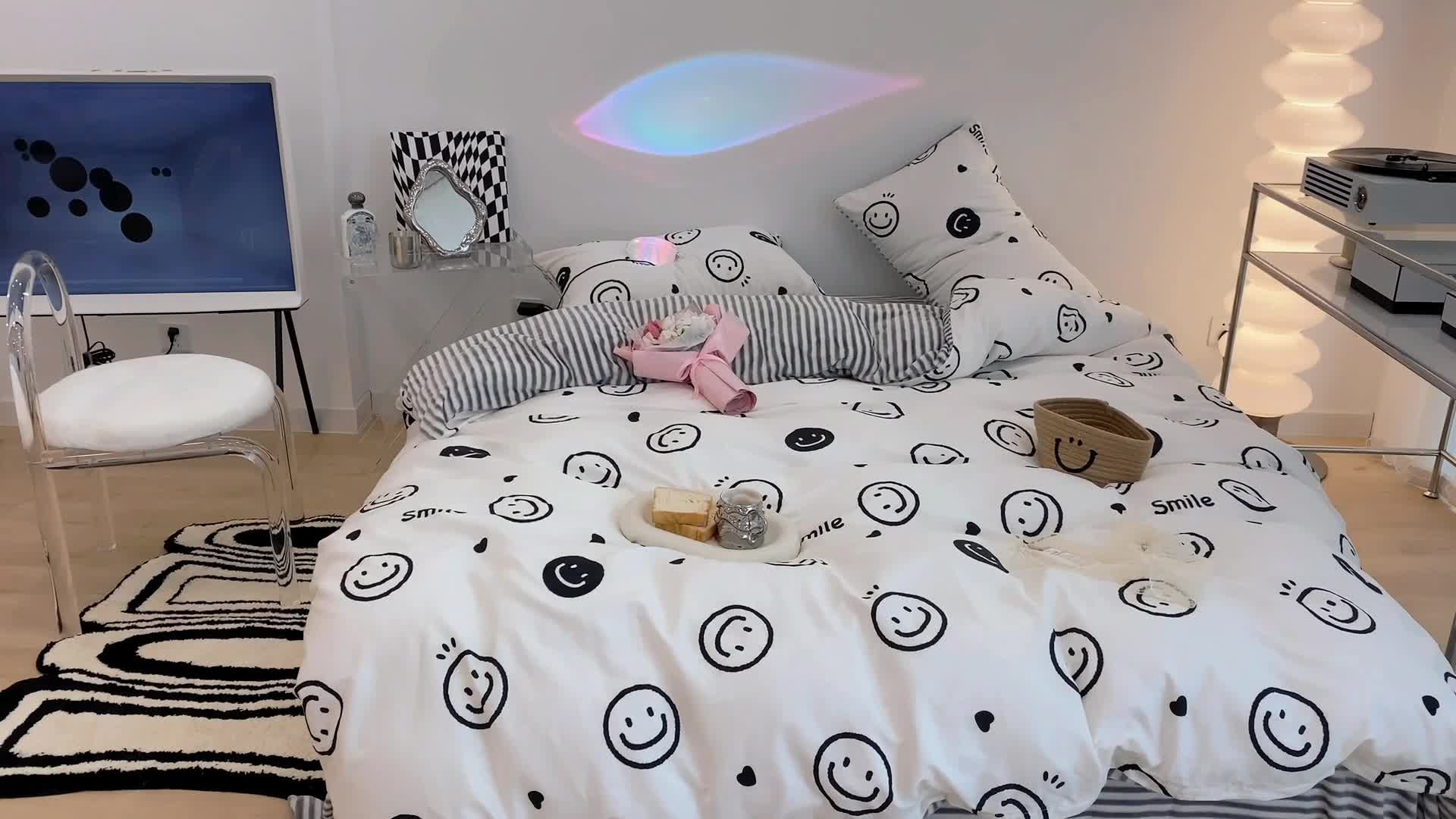 91家纺网 家纺一手货源 找家纺 昔可家纺 2021新款棉加牛奶绒四件套 黑白笑脸