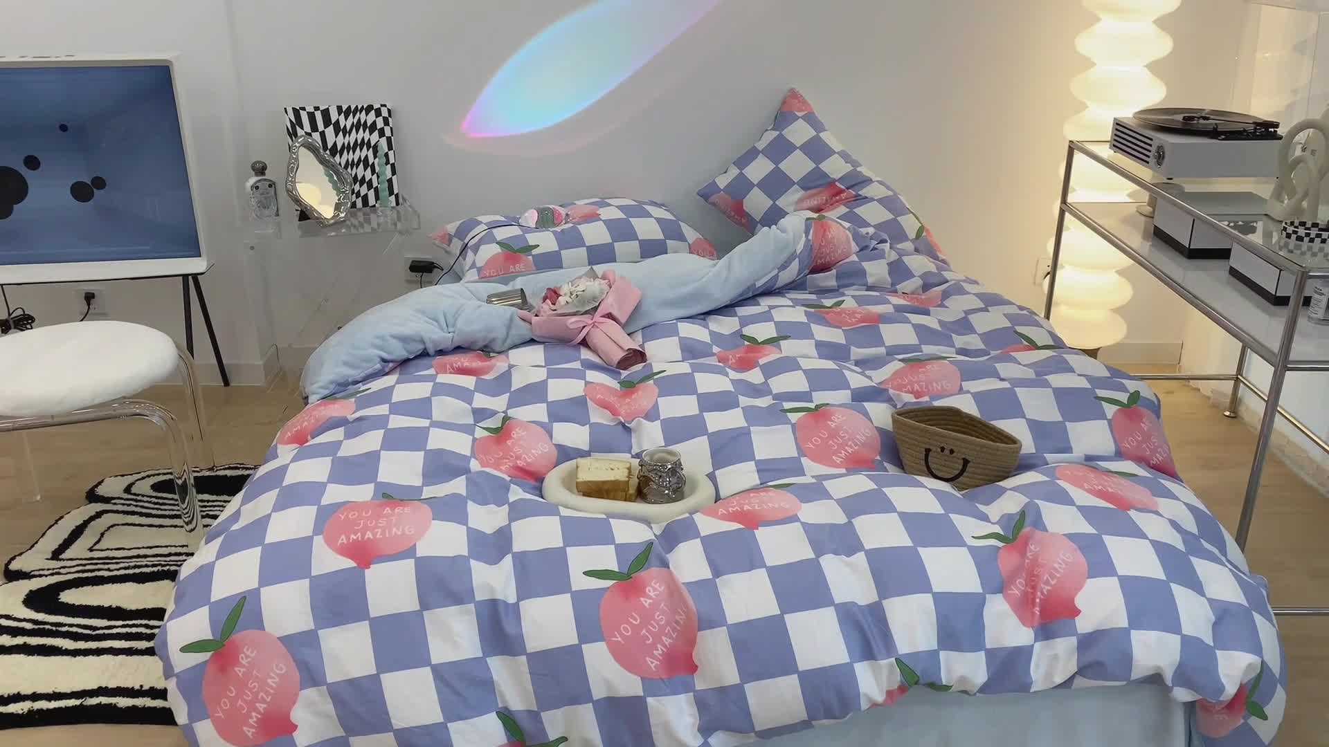 91家纺网 家纺一手货源 找家纺 昔可家纺 2021新款棉加牛奶绒四件套 棋盘桃桃