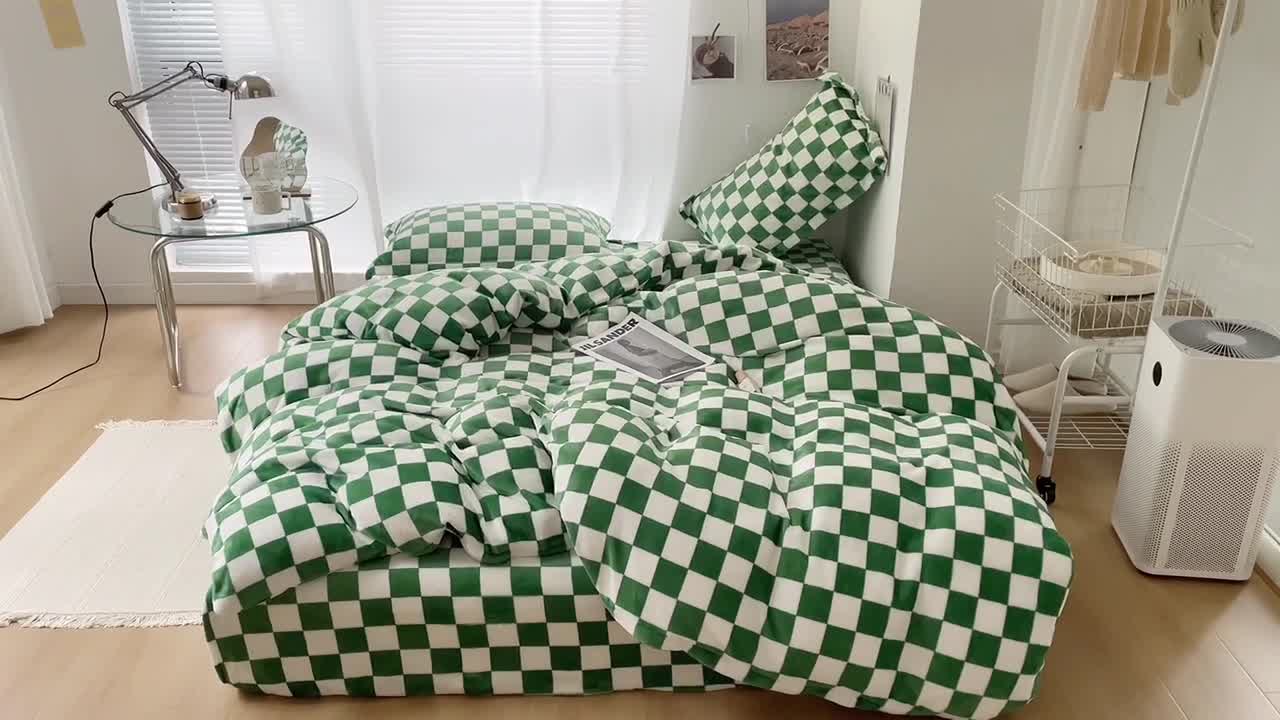 91家纺网 家纺一手货源 找家纺 昔可家纺 2021新款牛奶绒棋盘格四件套 棋盘绿