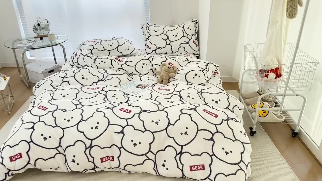 91家纺网 家纺一手货源 找家纺 昔可家纺  2021新款牛奶绒四件套第二组图 可比小熊米白