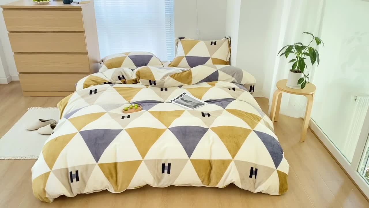 91家纺网 家纺一手货源 找家纺 昔可家纺  2021新款牛奶绒四件套第二组图 三角H