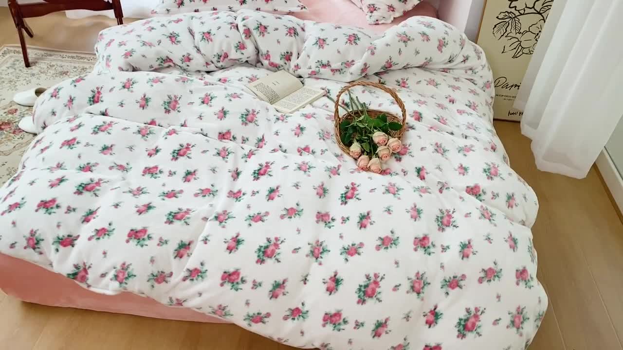 91家纺网 家纺一手货源 找家纺 昔可家纺  2021新款牛奶绒四件套第二组图 甜美小碎花