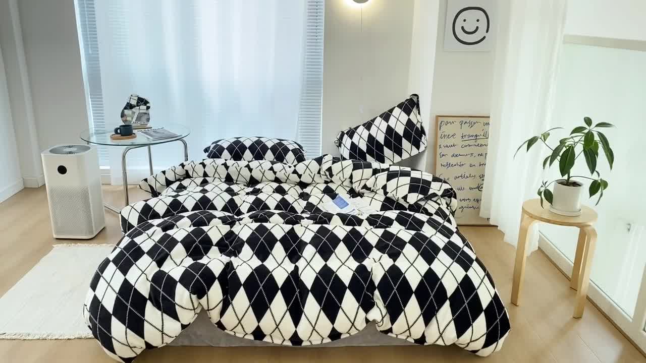 91家纺网 家纺一手货源 找家纺 昔可家纺  2021新款牛奶绒四件套第二组图 香香菱格