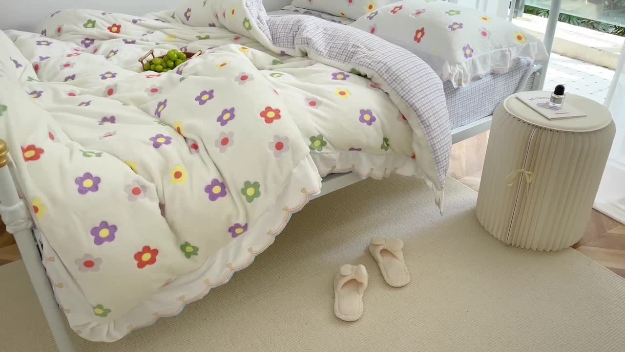 91家纺网 家纺一手货源 找家纺 昔可家纺 2021新款coco雪貂绒四件套 泫雅花白